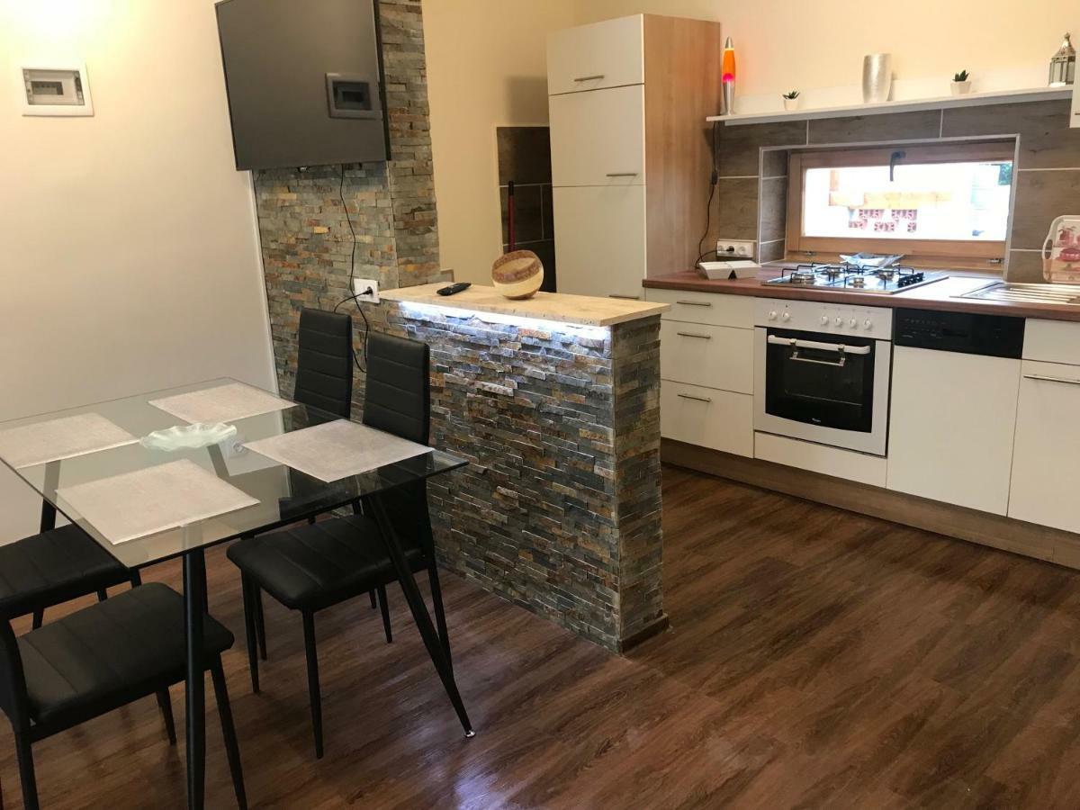 Candy Apartman Keszthely Esterno foto