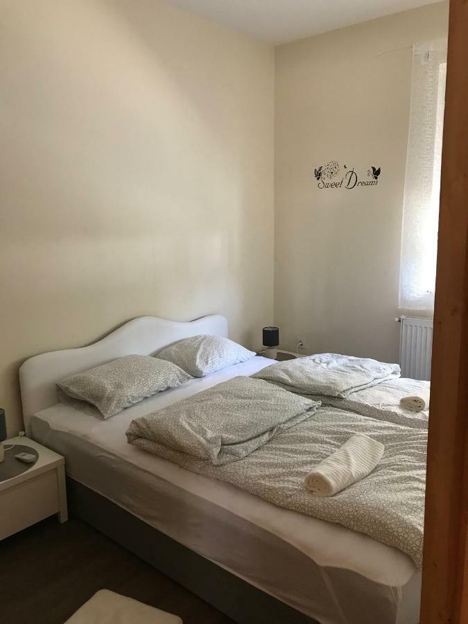 Candy Apartman Keszthely Esterno foto